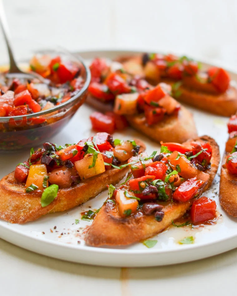 Bruschetta with tomatoes and herbs